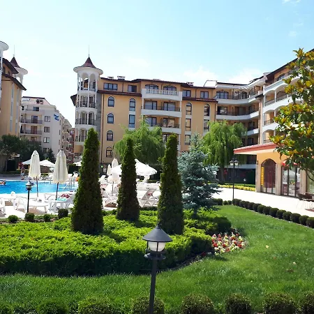 아파트 Royal Sun With Pool View